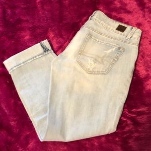 American Eagle Distressed Jean Capris